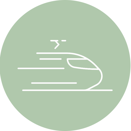 Weißes Linienpiktogramm eines schnellen Zuges auf grünem Kreis-Hintergrund, symbolisiert Abholung vom Bahnhof als Teil des Services.
