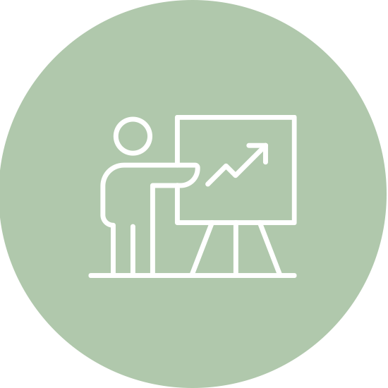Ein weißes Symbol einer Person mit Präsentationstafel auf grünem Kreis – steht für Seminare, Tagungen oder Workshops.