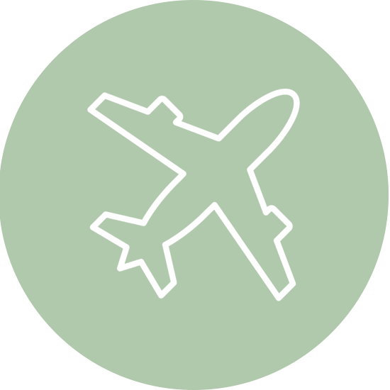 Ein grünes Icon mit einem stilisierten Flugzeug – Symbol für Anreise per Flugzeug oder gute Erreichbarkeit des Hotels.